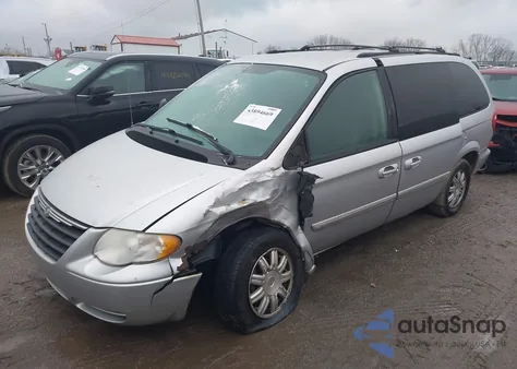 2005 Chrysler Town & Country Touring из США, поврежденный, VIN 2C4GP54L15R466187